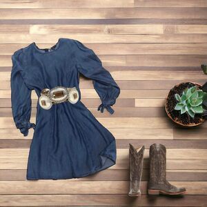 NWT!  VELVET HEARTS Chambray Long Sleeve Dress Bow Tie Cuffs Blue Denim  Sz M
